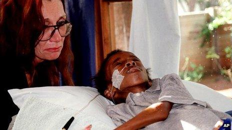 Nkosi Johnson and his foster mother Gail Johnson, 2001