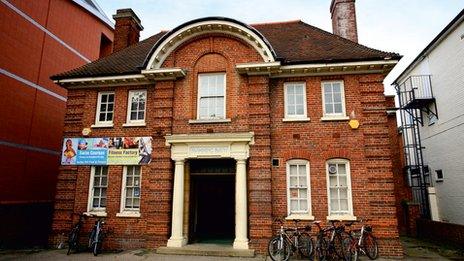 Arthur Hill Memorial Baths in Reading