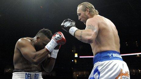 Dereck Chisora (left) and Robert Helenius