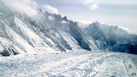 Aerial view taken in 2005 of the Siachen Glacier between India and Pakistan in the Himalayas