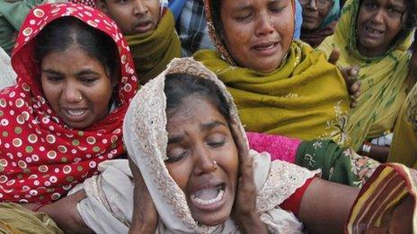 Relatives at the Diamond Harbour, 15 Dec