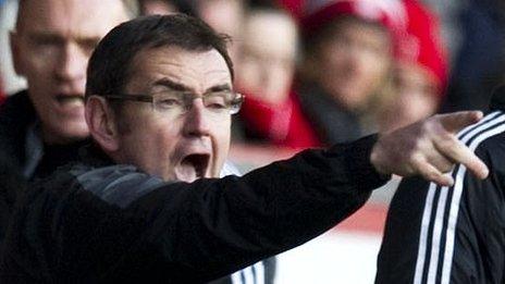 Hibs manager Pat Fenlon