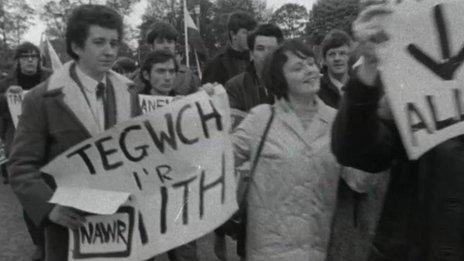 Archive image of Welsh language protesters