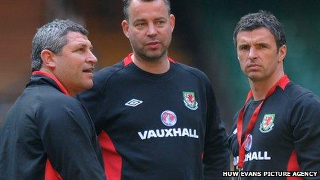 Osian Roberts, Raymond Verheijen and Gary Speed