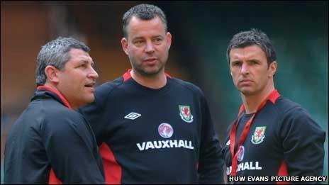 Osian Roberts, Raymond Verheijen and Gary Speed