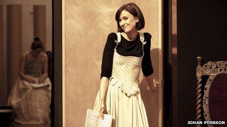 Katherine Kelly in rehearsals for She Stoops To Conquer (Photo: Johan Persson)