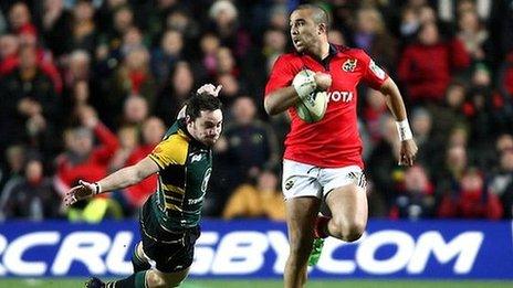 Simon Zebo, here outpacing Ryan Lamb, scored a superb try for Munster