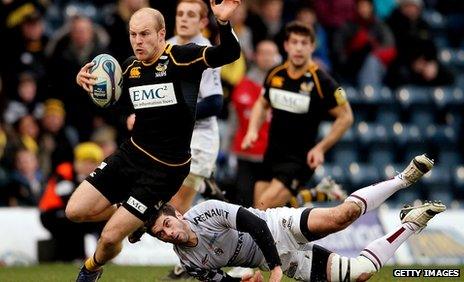 Joe Simpson embarks on a mazy run