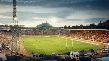 Crowd of over 24,000 at Odsal