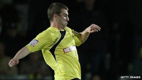 Sam Winnall in action for Burton Albion