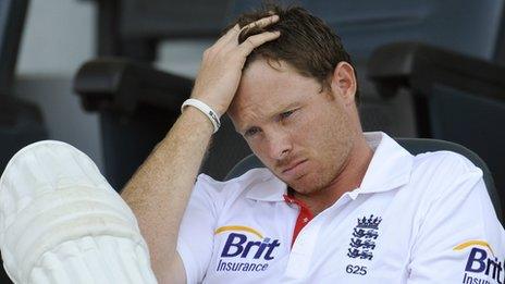 Ian Bell holds his head