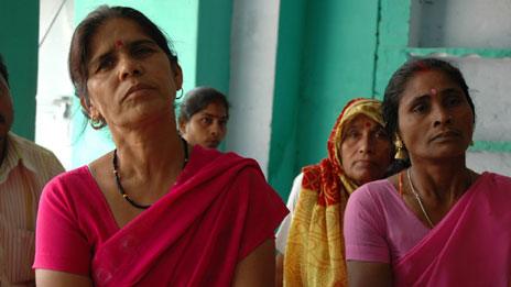 Sampat Pal Devi (left) with the Pink Vigilante group