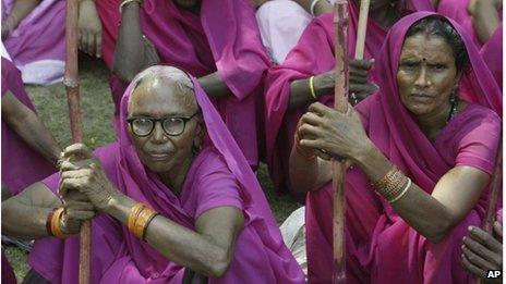 Gulabi gang members