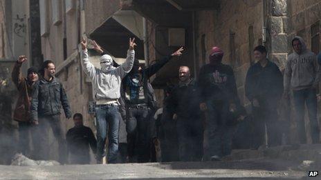 Anti-government protesters in Deraa (23 March 2011)