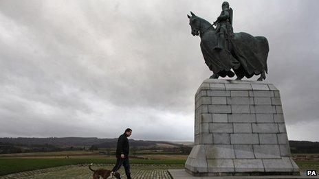 Listed monuments, including the iconic statue of Robert the Bruce, will be conserved