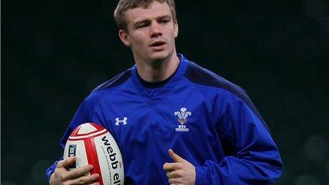 Wales scrum-half Dwayne Peel signs new deal for Sale Sharks