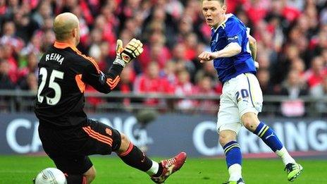 Joe Mason yn sgorio gôl gyntaf Caerdydd
