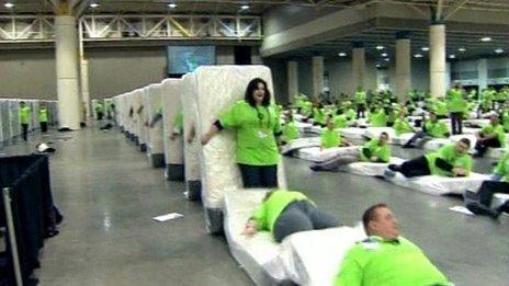 850 people have broken the World Record for mattress dominoes in New Orleans in the United States