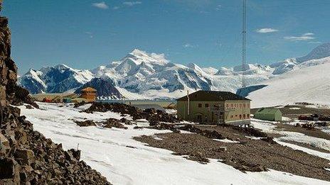 Antarctic research station