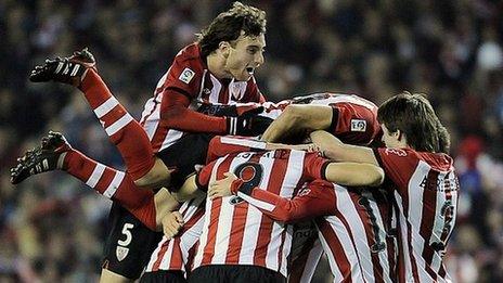 Bilbao celebrate a Susaeta goal