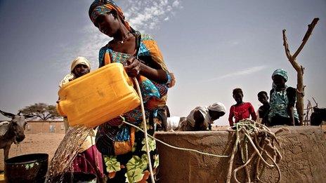 Fetching water in drought stricken South of Mauritania. Feb 2012