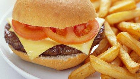 Cheeseburger and chips