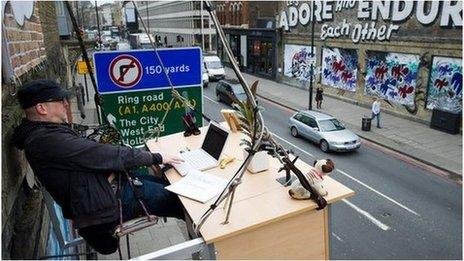 Work station above a street