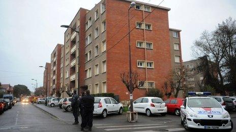 French police near the scene of the siege in Toulouse, 21 March