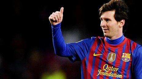 Lionel Messi giving thumbs up