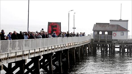 Protest on Kilcreggan Pier. Photo courtesy of Nigel Reid-Foster