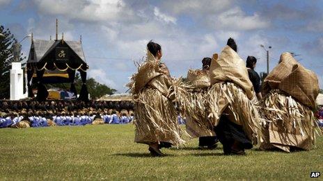 Royal women walk across the tomb grounds on 27 March 2012