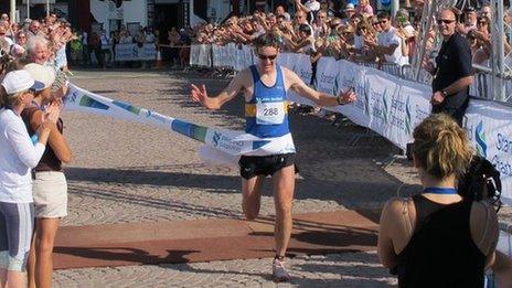 Jethro Lennox wins Jersey Marathon 2011