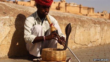 Indian snake charmer in Jaipur - 8 April 2010