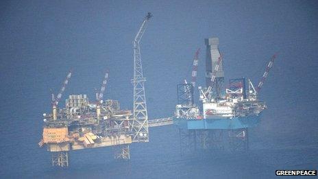 Elgin platform [Pic: Greenpeace]