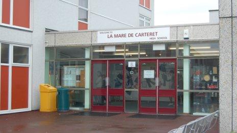 La Mare De Carteret High School