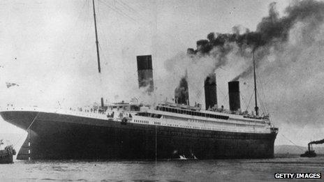 Titanic leaves Southampton