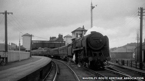 Train on Waverley line