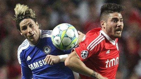 Chelsea's Fernando Torres (left) and Benfica's Javi Garcia (right)