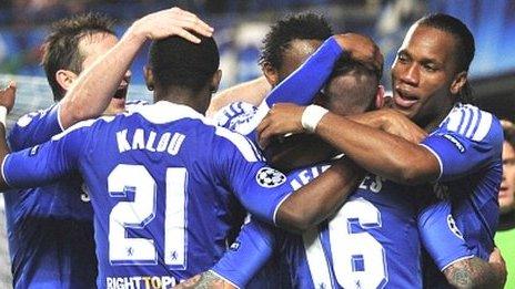 Chelsea players celebrate Raul Meireles' 90th-minute goal against Benfica