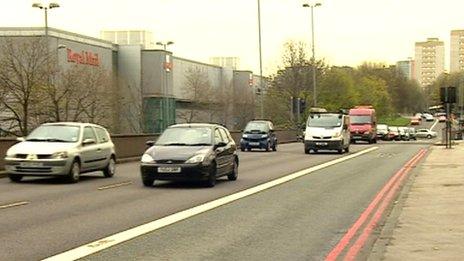 Traffic on Newtown Row