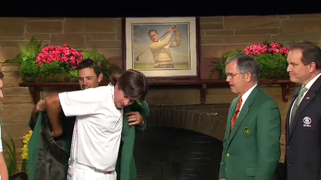 Bubba Watson receives Masters Green Jacket