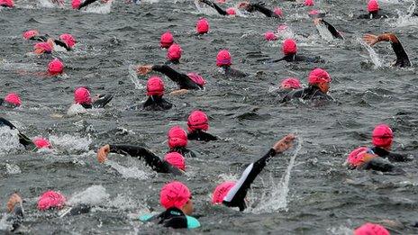 Swimmers at 2011 Great North Swim on Windermere, Cumbria