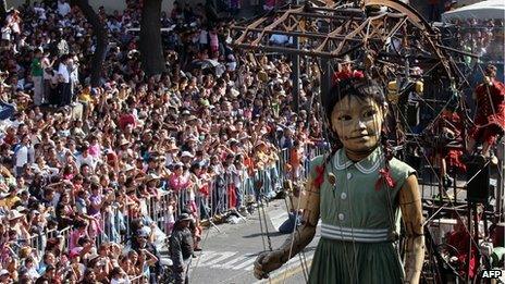 Girl giant in Guadalajara