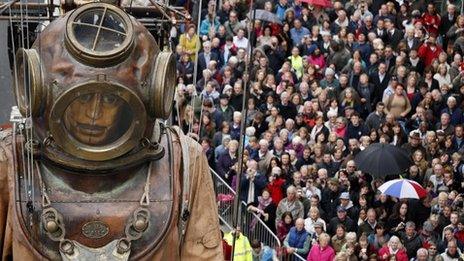 Giant diver in Liverpool