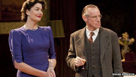 Anna Chancellor (Millie Crocker-Harris) and Nicholas Farrell (Andrew Crocker-Harris) in The Browning Version (Photo Johan Persson)