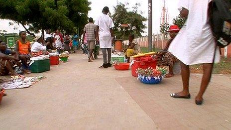 Street sellers in Luanda