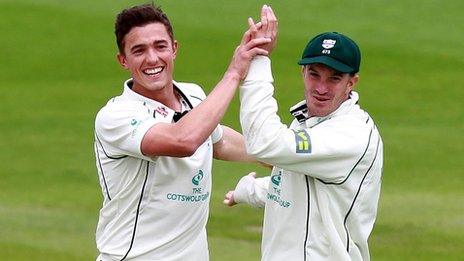 Richard Jones takes a wicket for Worcestershire