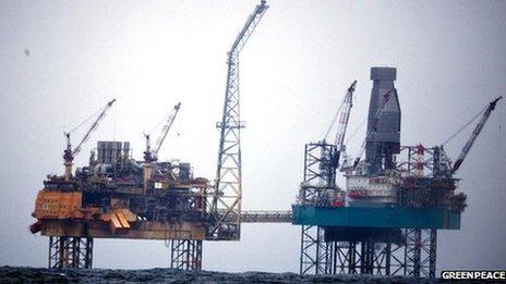 Elgin platform [Pic: Greenpeace]