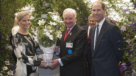 Guernsey Clematis' Raymond Evison and the Earl and Countess of Wessex at the Chelsea Flower Show