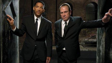 Will Smith and Tommy Lee Jones in Men In Black 3